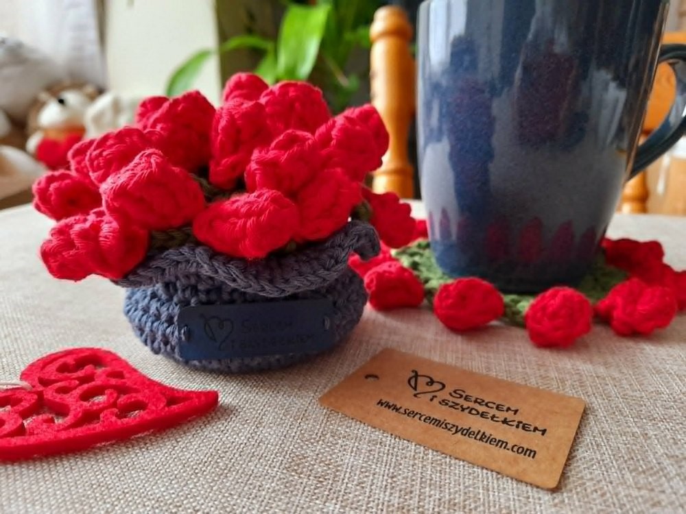 30 doilycoasters roses in vase