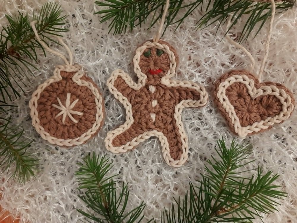 85 christmas christmasdecor gingerbread heart bauble cookieman